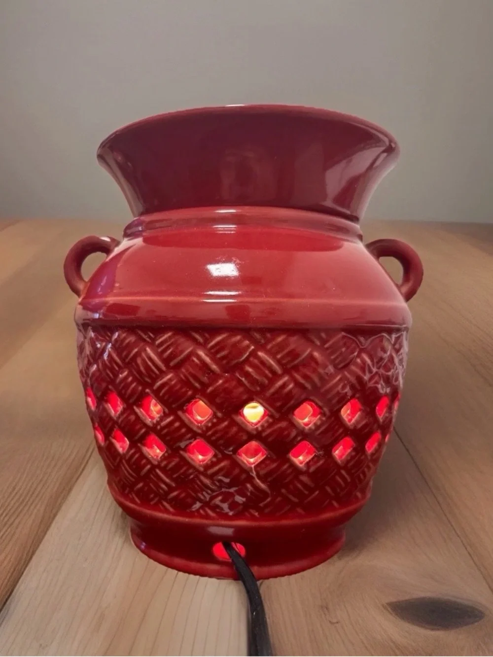 PartyLite ScentGlow Electric Wax Warmer Red/Maroon Ceramic w/Bulb EUC - Picture 3 of 11